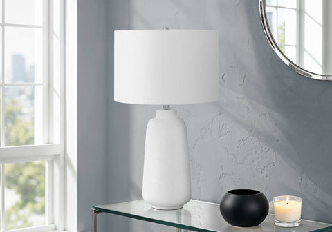 LUMINAIRE - 26"H LAMPE DE TABLE CREME CERAMIQUE / IVOIRE